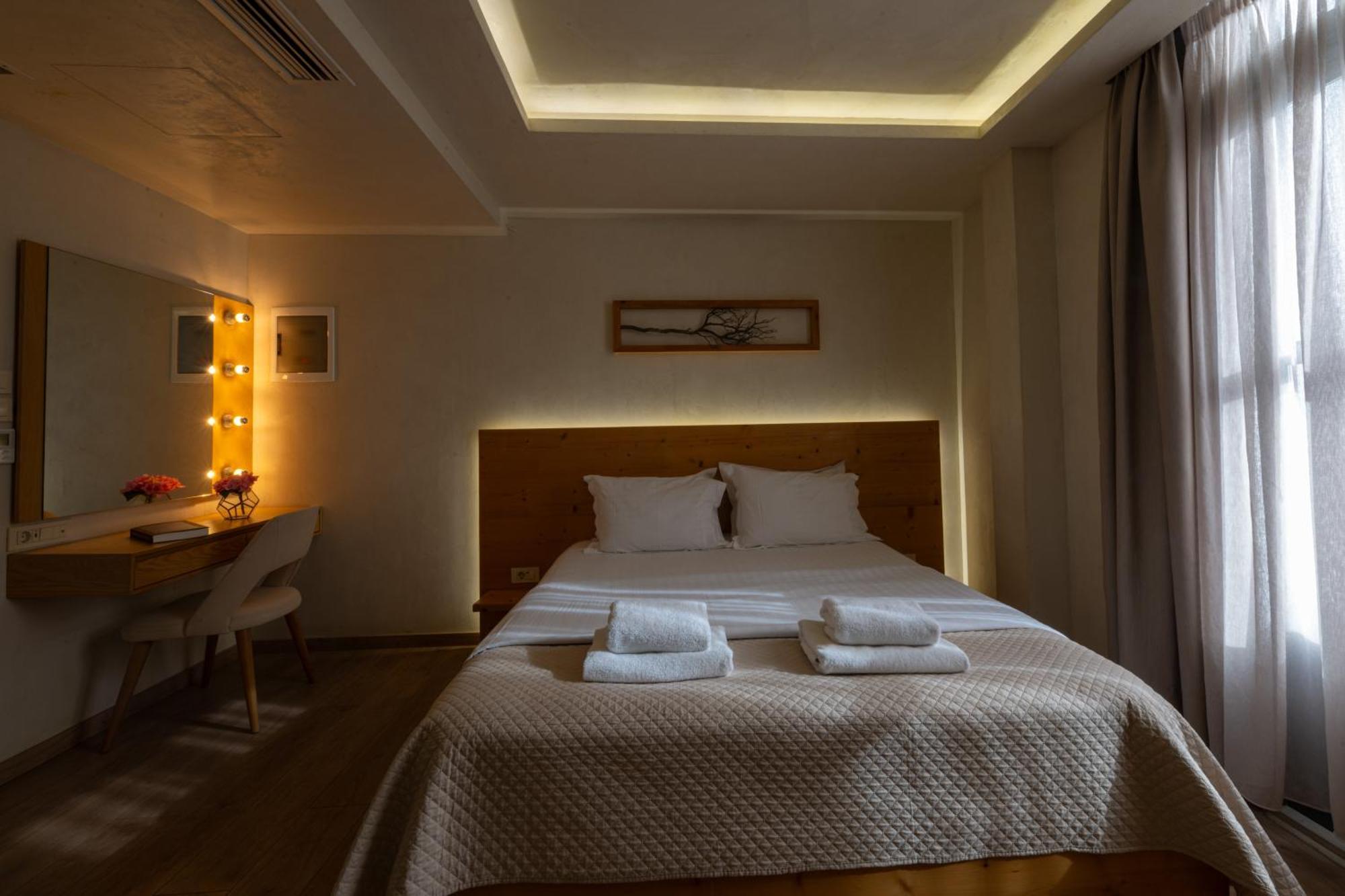 Panellinion Luxury Rooms Kalamata Extérieur photo