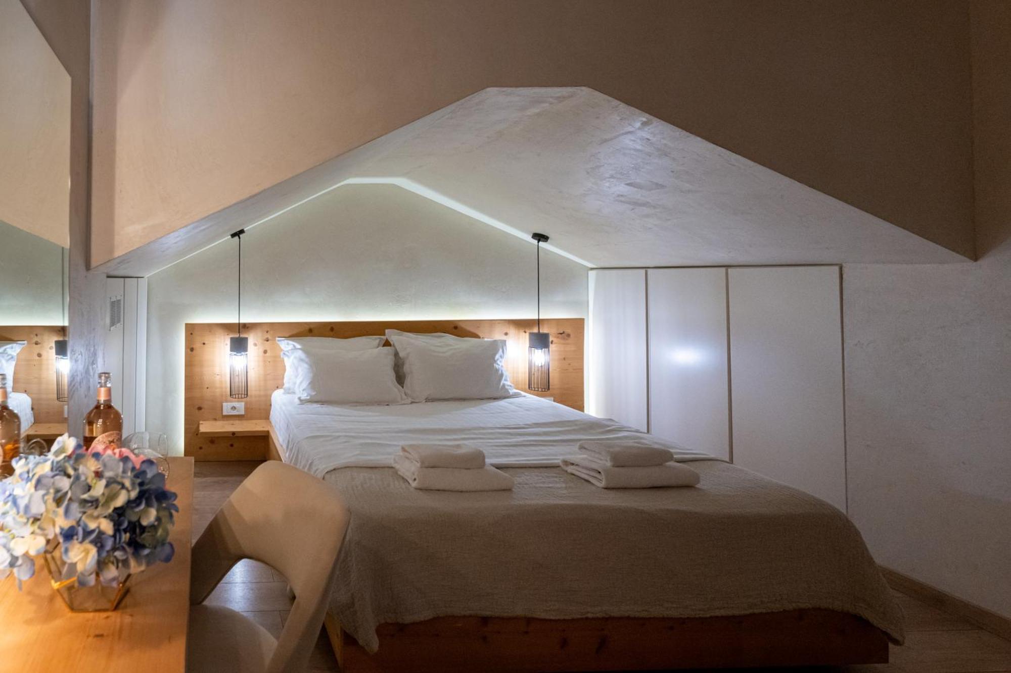 Panellinion Luxury Rooms Kalamata Extérieur photo