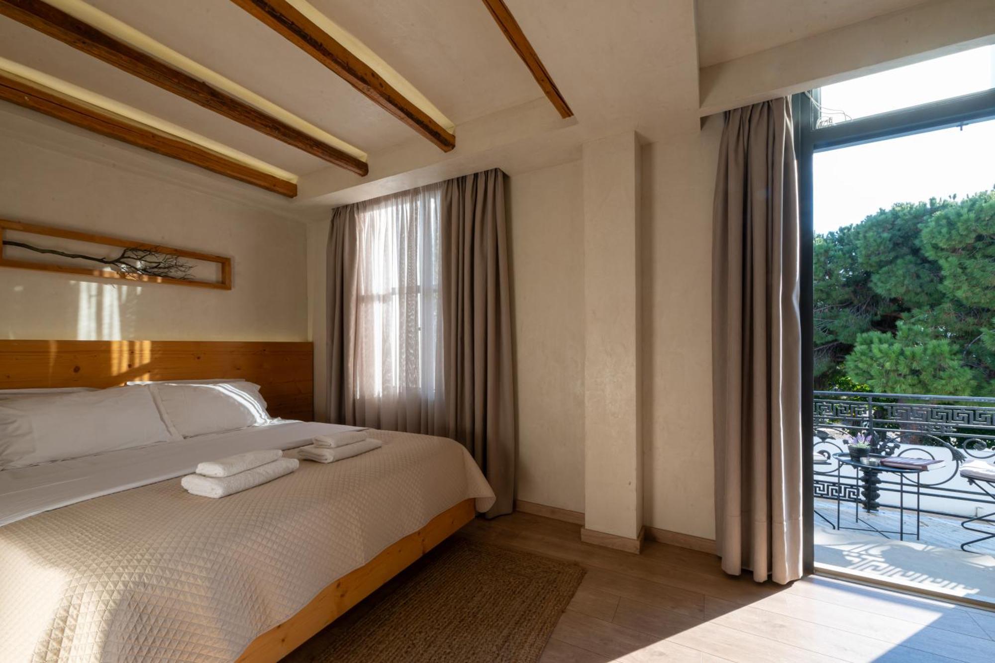 Panellinion Luxury Rooms Kalamata Extérieur photo